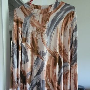 Long sleeved dress with fun print